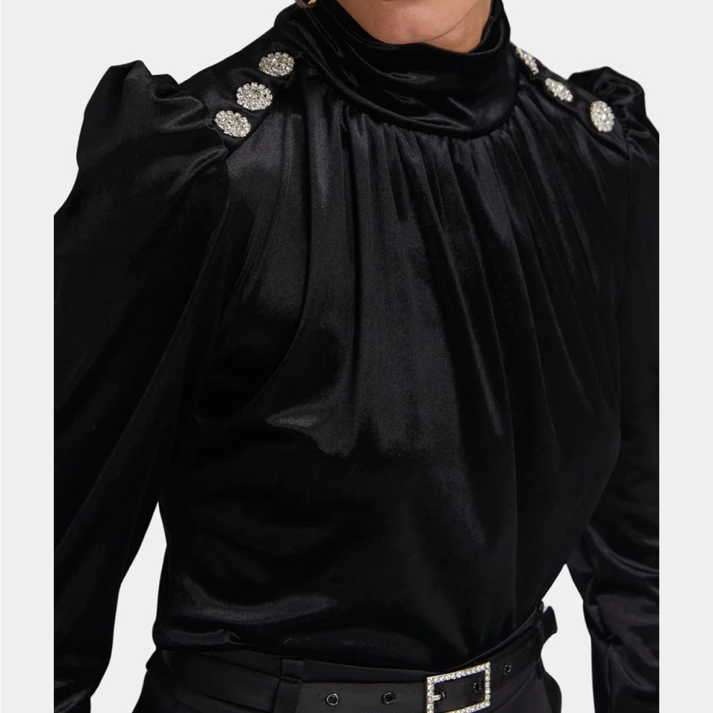 NWOT Generation Love Black Rebecca Velour top size XS